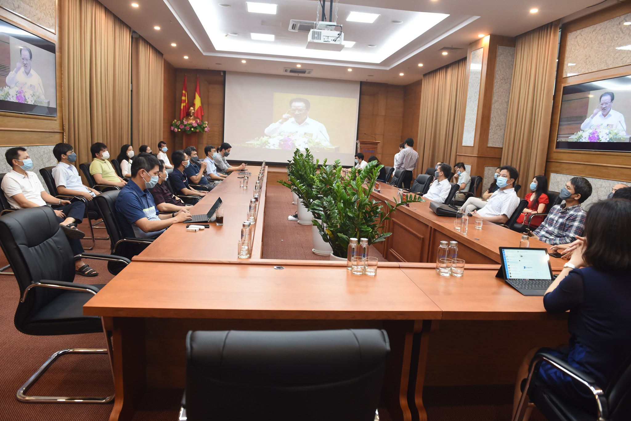 Hội nghị nghiên cứu, học tập chuyên đề toàn khóa về “Học tập và làm theo tư tưởng, đạo đức, phong cách Hồ Chí Minh”